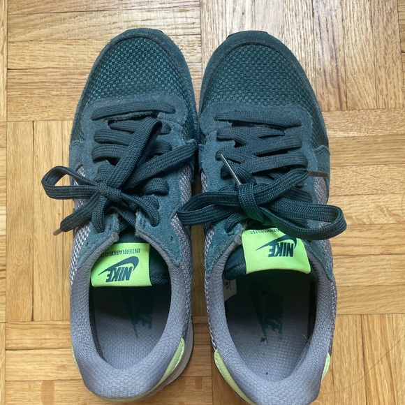 Nike Women’s Blue / Lime Green Sneakers - Picture 4 of 4